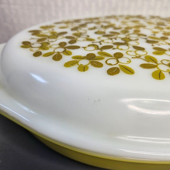 Vintage Pyrex divided baking dish in green print Great Condition - Picture 4 of 11